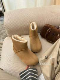 Picture of UGG Shoes _SKUUGGsz35-40GDT111419656